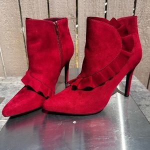 Journee Collection ruffle accent Wine maroon color ankle boot size 9